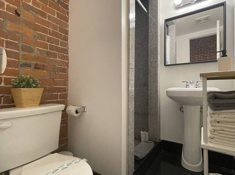 And The City Midtown