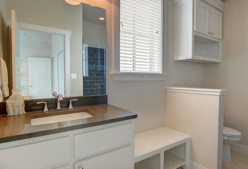 Amazing Grace 128 St