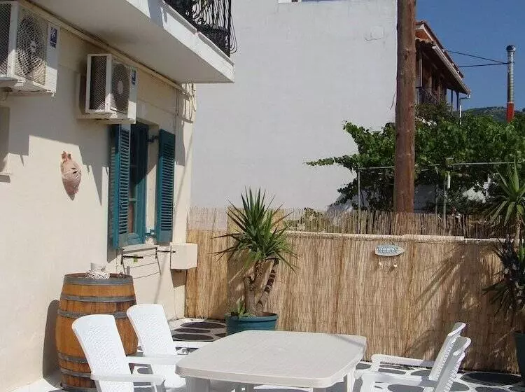 مسافرخانه Pansion Konstantinos