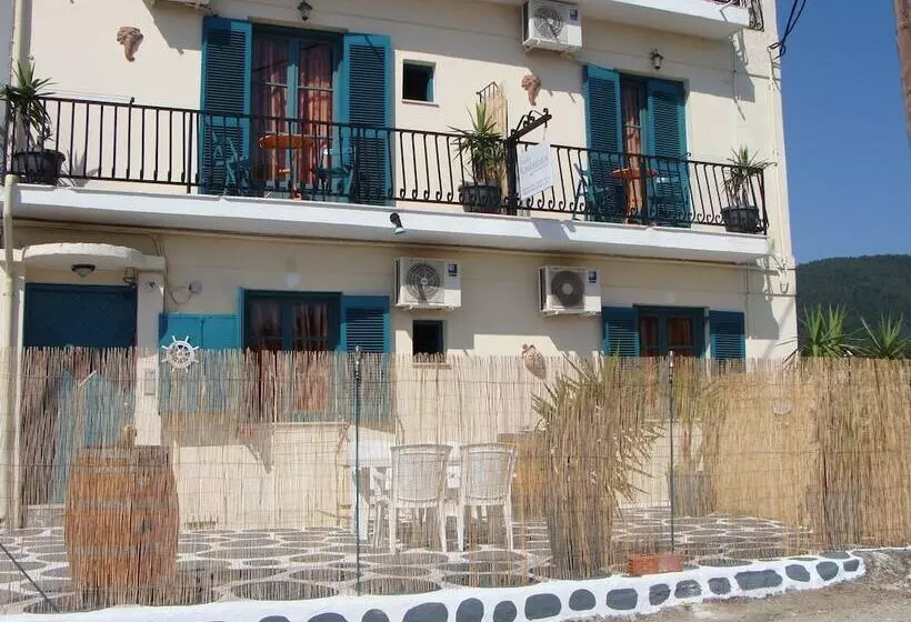 مسافرخانه Pansion Konstantinos