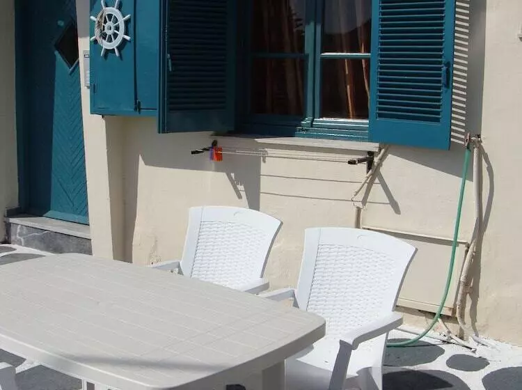 مسافرخانه Pansion Konstantinos