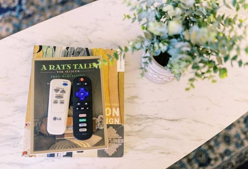 ホテル Bayview Apartments By Lowkl