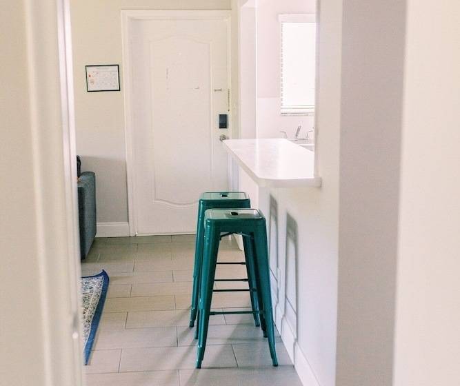 ホテル Bayview Apartments By Lowkl