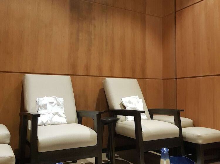 Fili Hotel At Nustar Cebu