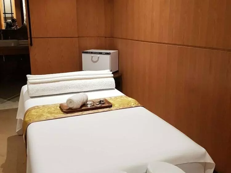 Fili Hotel At Nustar Cebu