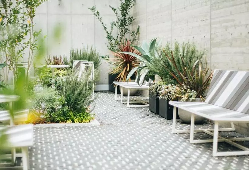 هتل The Leben Osaka