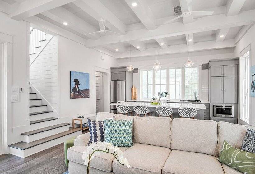 Isle Of Dogs 205 Fiv B