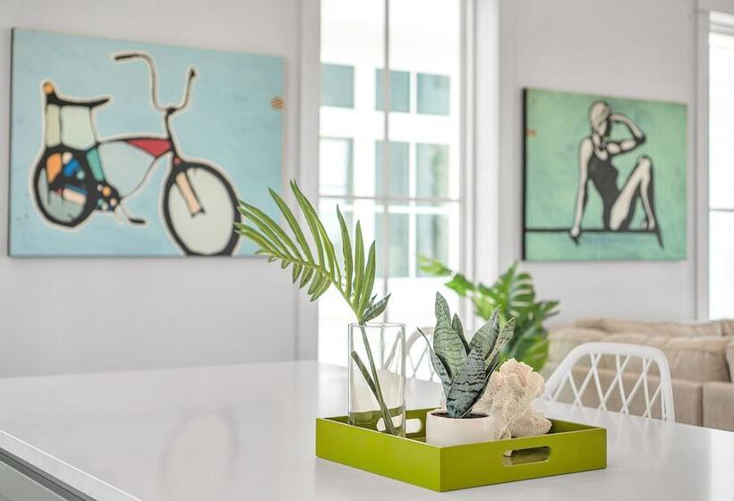 Isle Of Dogs 205 Fiv B