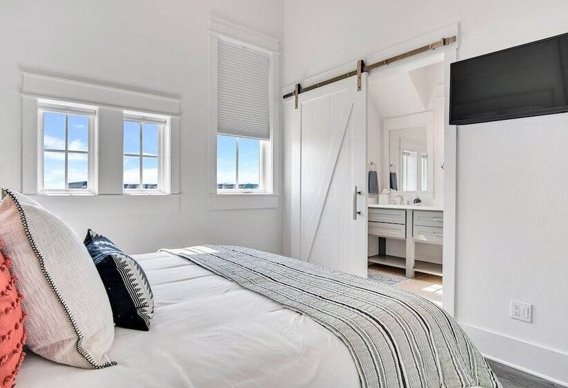 Isle Of Dogs 205 Fiv B