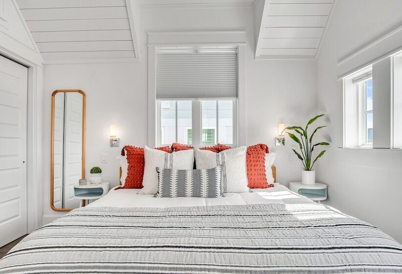 Isle Of Dogs 205 Fiv B