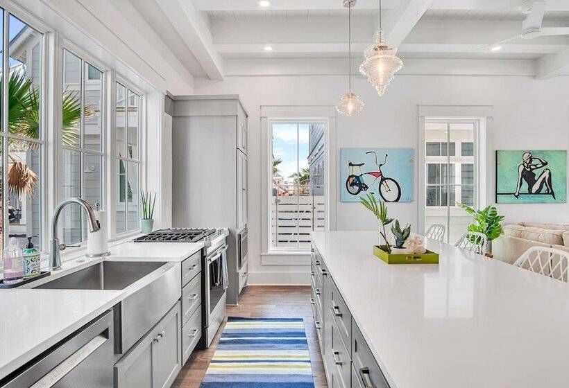 Isle Of Dogs 205 Fiv B