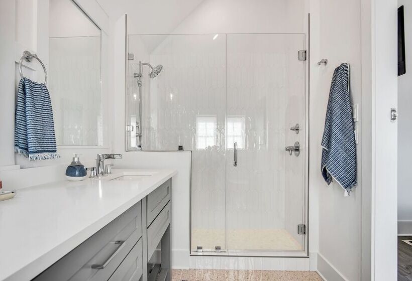 Isle Of Dogs 205 Fiv B