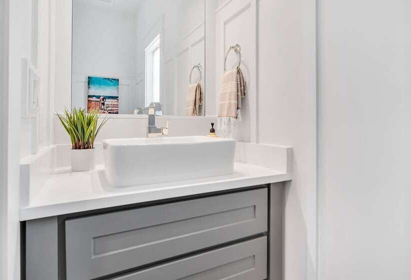 Isle Of Dogs 205 Fiv B