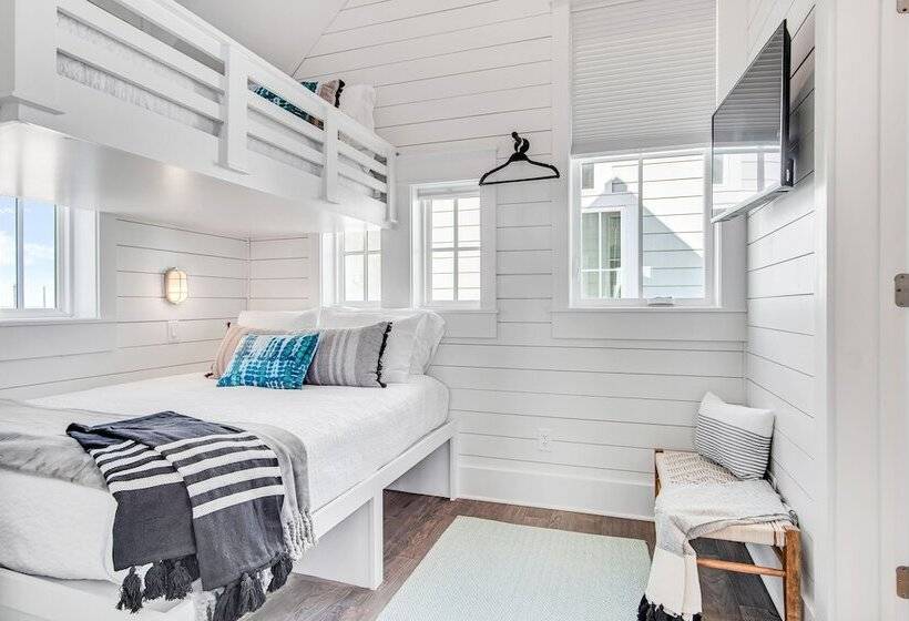 Isle Of Dogs 205 Fiv B