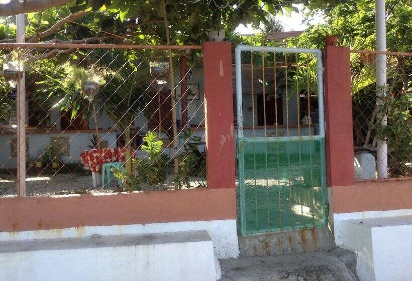 פנסיון Our Place Guesthouse