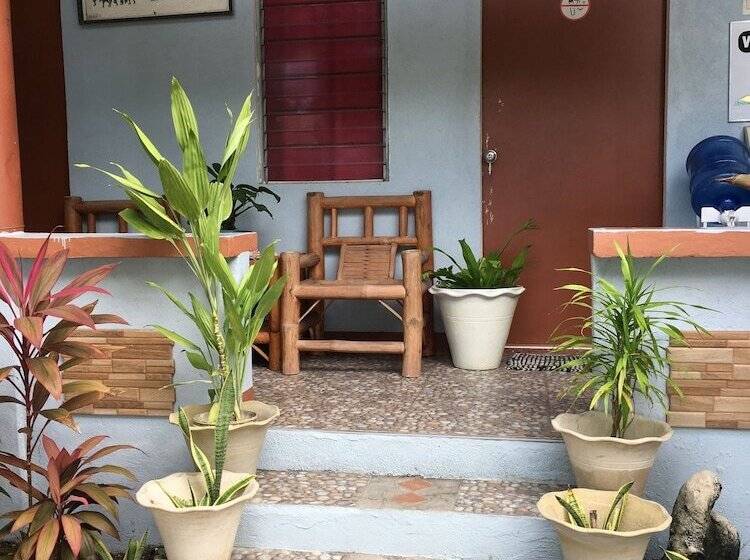 פנסיון Our Place Guesthouse