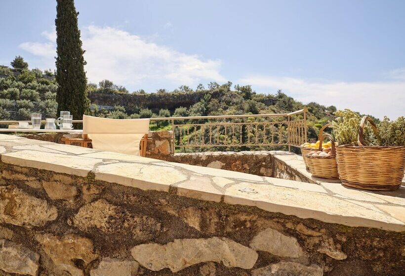 ペンション Petreas Tower