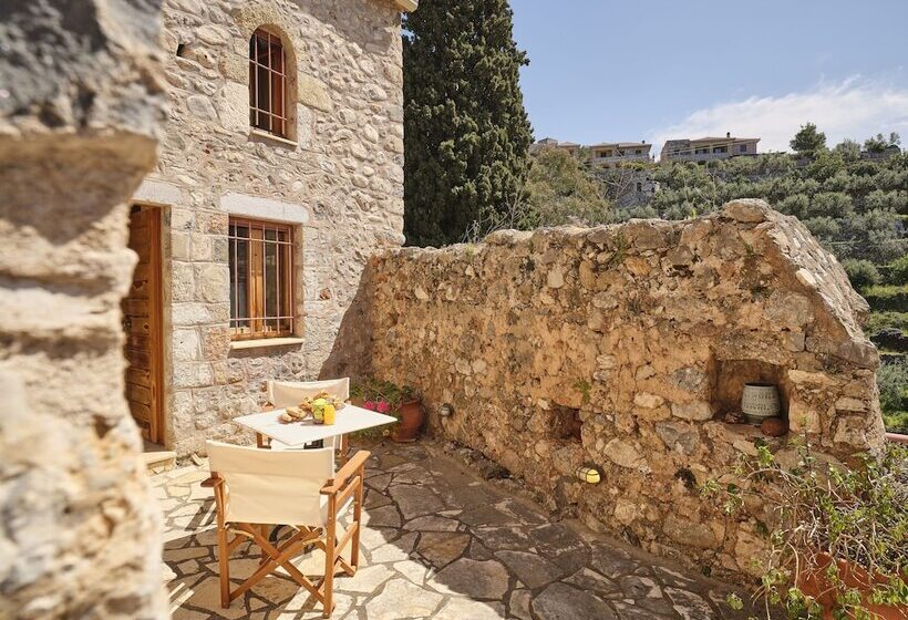 ペンション Petreas Tower