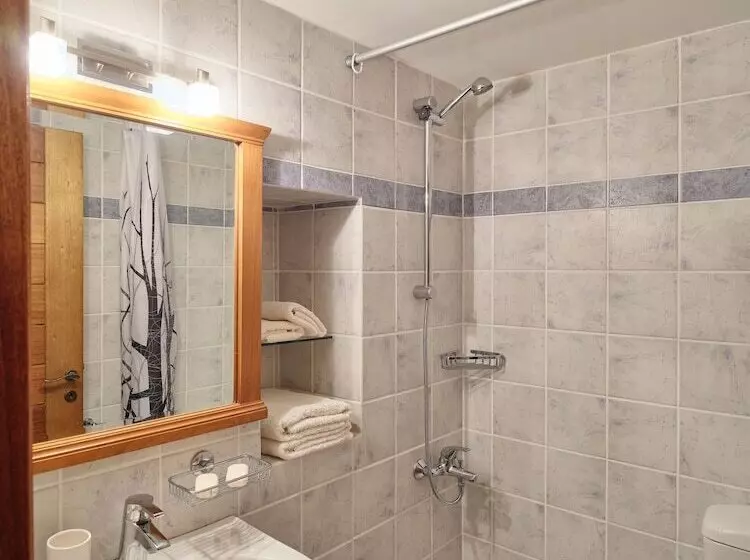 Majatalo Petreas Tower