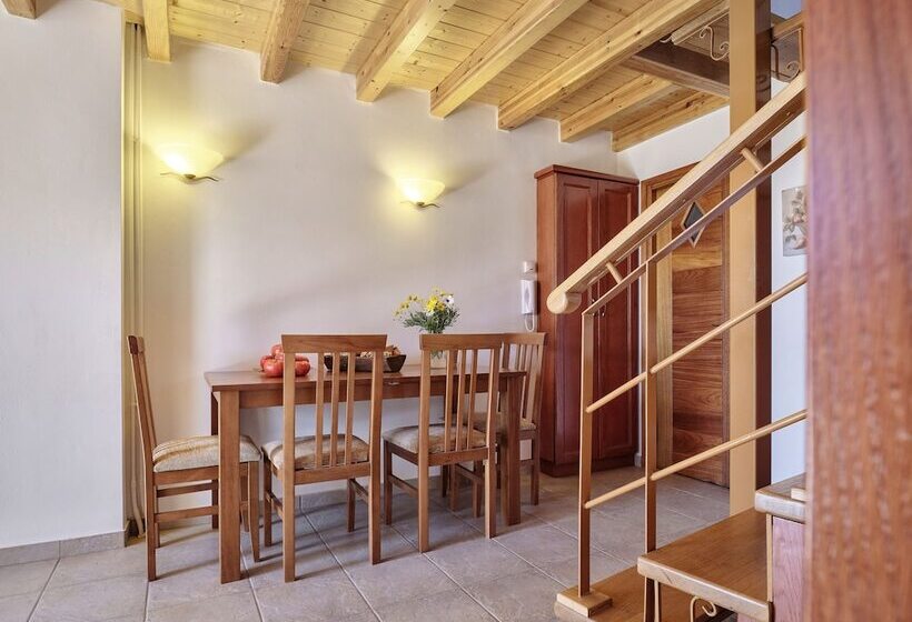 ペンション Petreas Tower