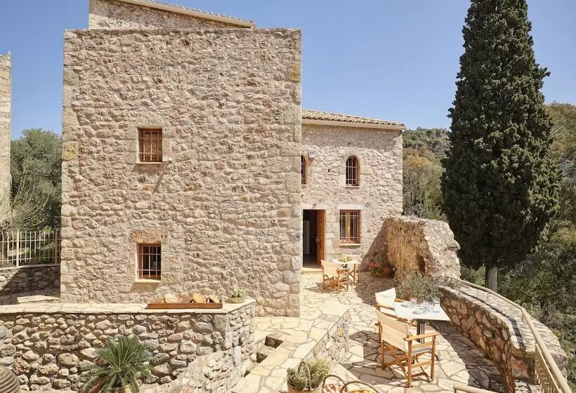 Majatalo Petreas Tower