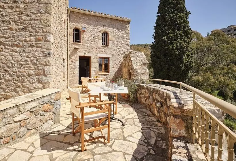 Majatalo Petreas Tower