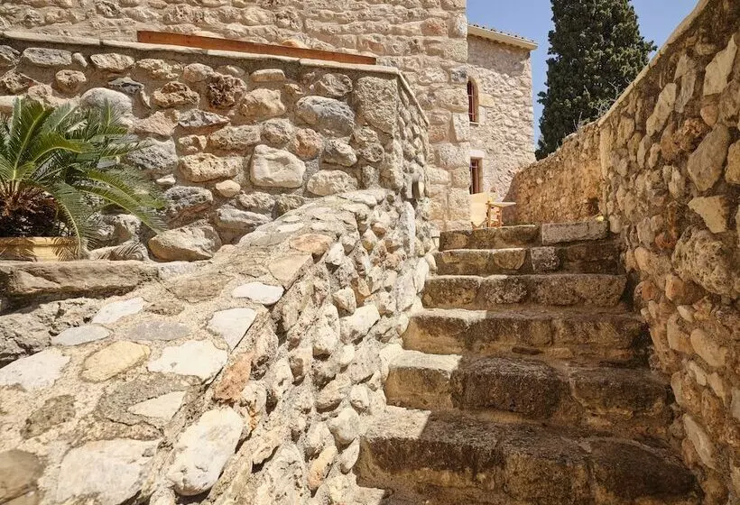 Majatalo Petreas Tower