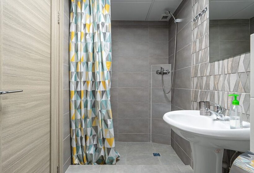 Tashayak Otel   Hostel