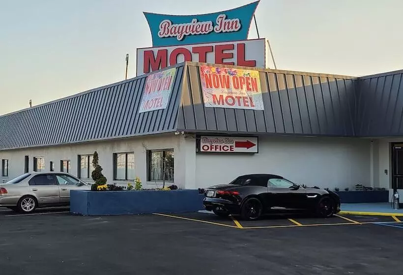 Bayview Inn Motel   Adults Only