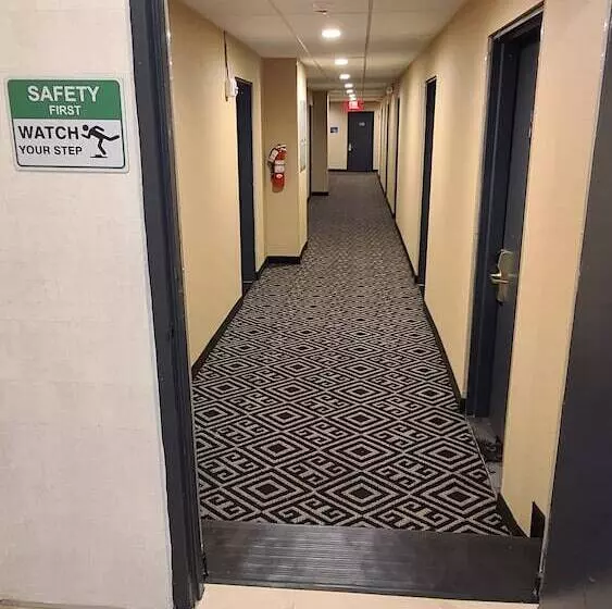 Bayview Inn Motel   Adults Only