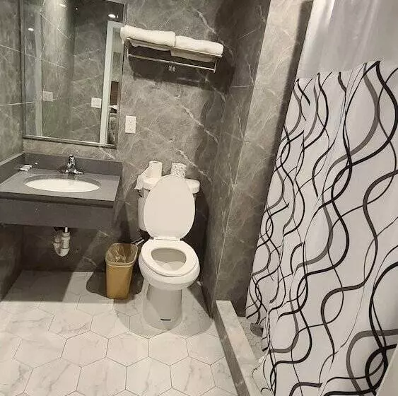 Bayview Inn Motel   Adults Only