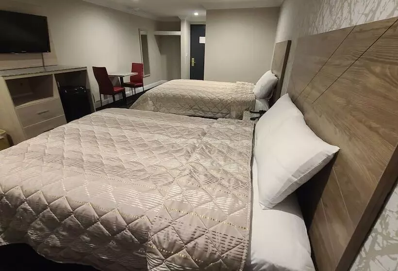 Bayview Inn Motel   Adults Only