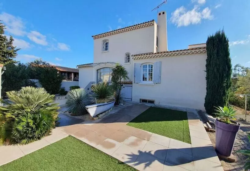 ベッドアンドブレックファースト Chambre D Hôtes La Villa Du Petit Port