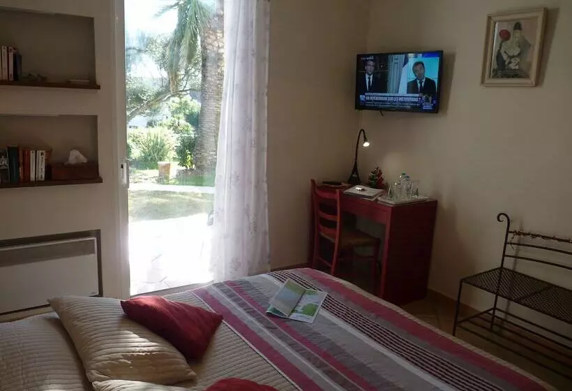 ベッドアンドブレックファースト Chambre D Hôtes La Villa Du Petit Port