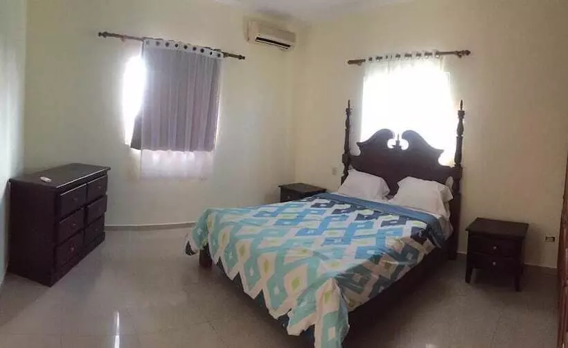 تختخواب و صبحانه Olas De Punta Cana