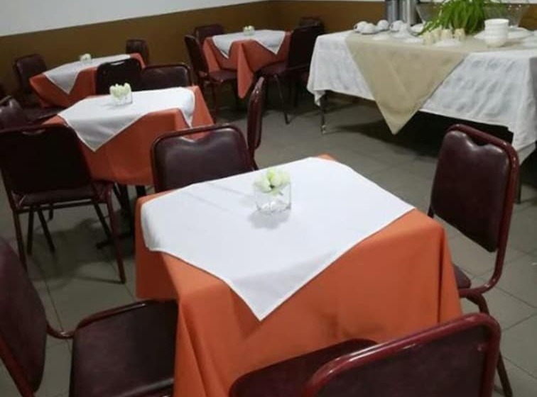 Hostal Alto Aposento   Hostel