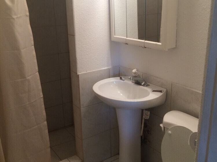 酒店 Buckeye Motor