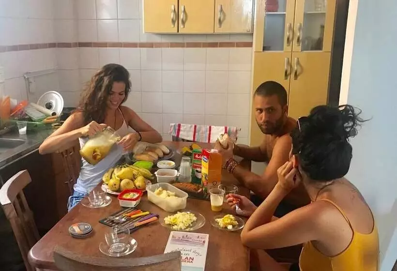 Hotelli Carnaval Inn
