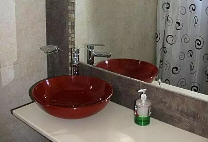 Hotelli Hostal Aguas Mansas