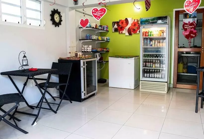 هتل The Paradise Inn