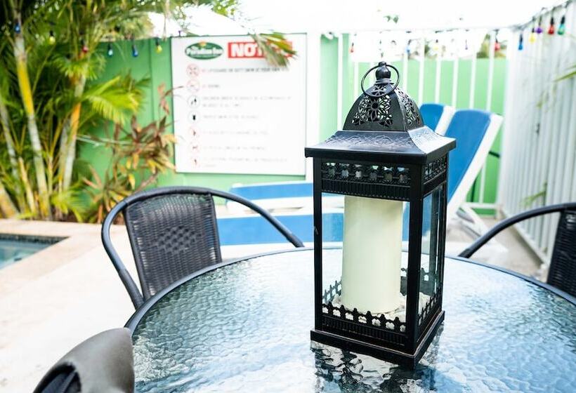 هتل The Paradise Inn