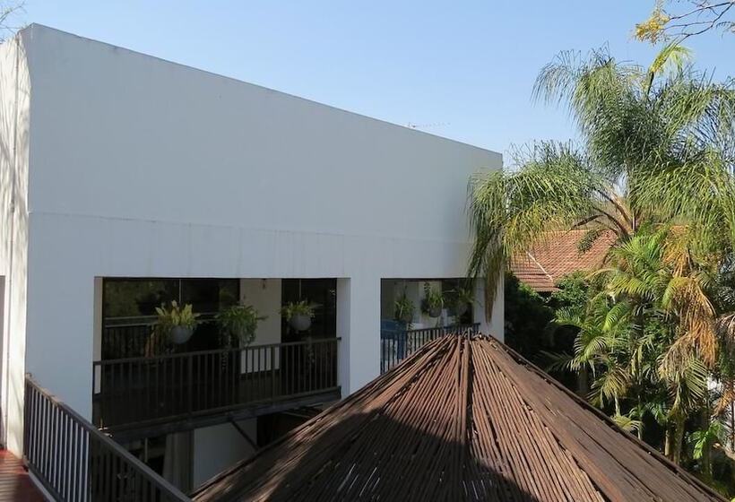 פנסיון Pensao Guest Lodge