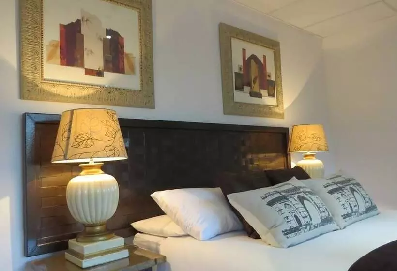 ペンション Pensao Guest Lodge