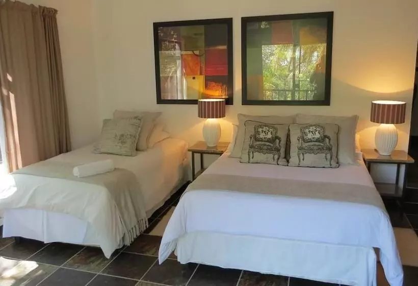 ペンション Pensao Guest Lodge