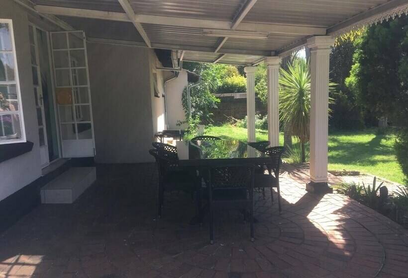 פנסיון Tanya S Place