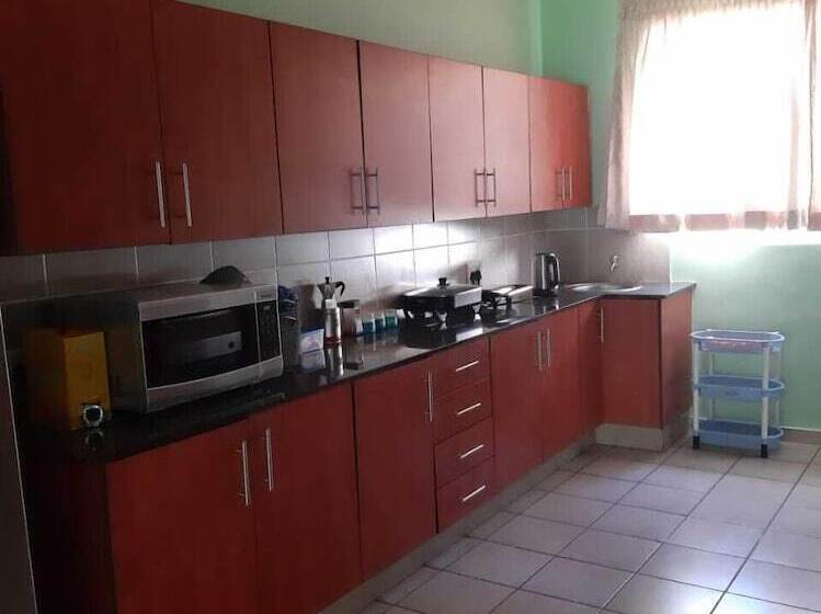 פנסיון Tanya S Place