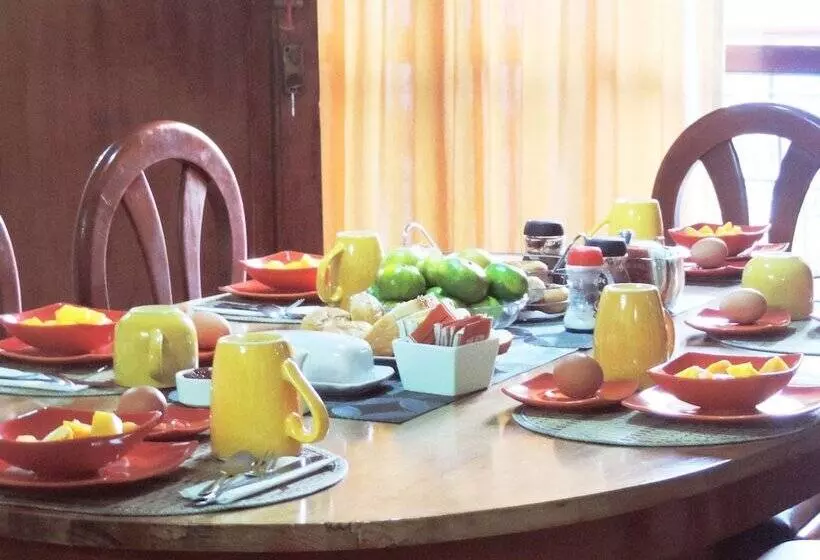 پانسیون Transit Home Bed And Breakfast   Adults Only