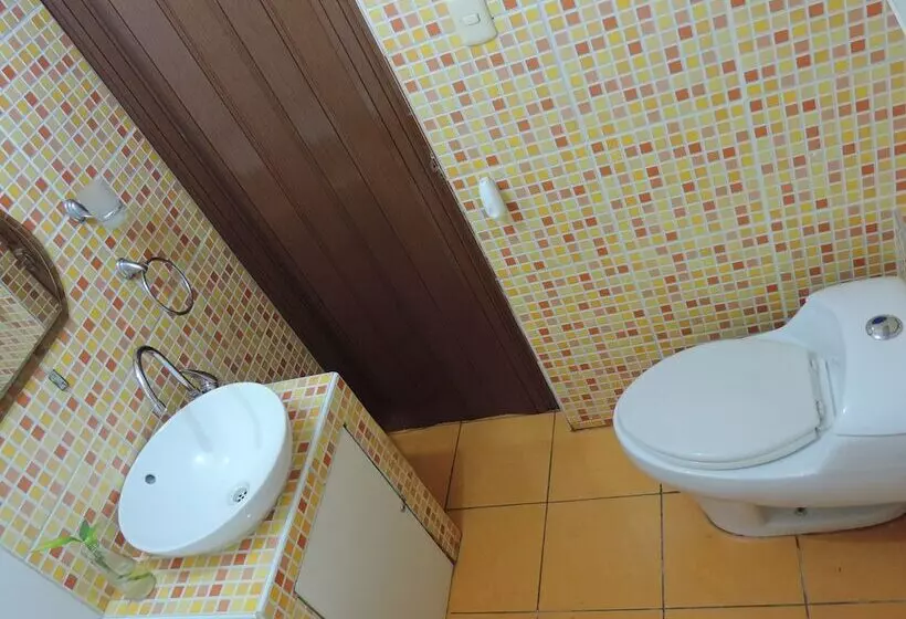 پانسیون Transit Home Bed And Breakfast   Adults Only