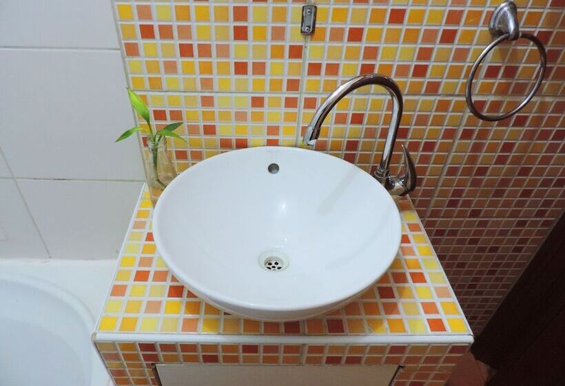 ペンション Transit Home Bed And Breakfast Adults Only