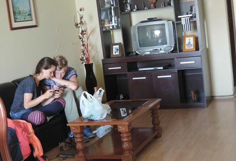 ペンション Transit Home Bed And Breakfast Adults Only